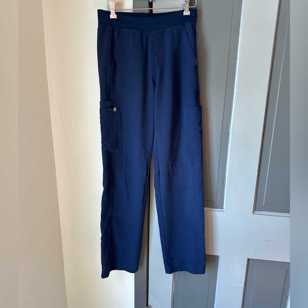 Figs Technical Collection Navy Blue Cargo Scrub Pants - Picture 2 of 5